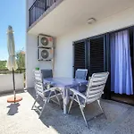 Apartments With Parking Space Jezera - Murter - 798 *