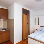 With Parking Space - Murter - 798 Jezera