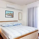 Apartments With Parking Space Jezera - Murter - 798 * Jezera