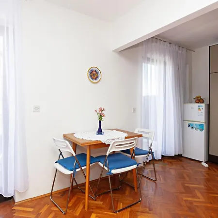 Apartment Apartments With A Parking Space Jezera, Murter - 798 *