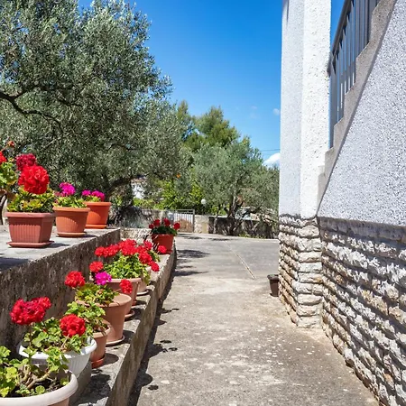 Apartments With Parking Space Jezera, Murter - 798 Apartman Jezera