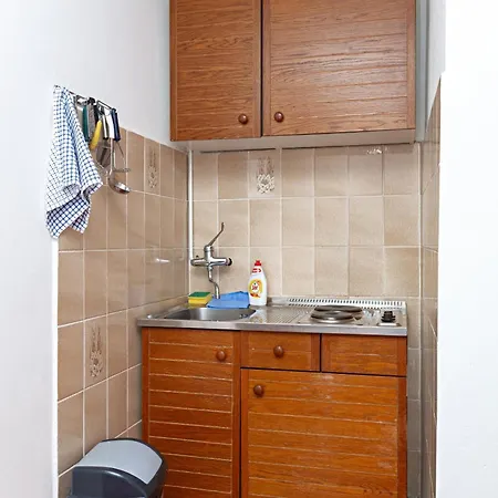 Apartments With Parking Space Jezera, Murter - 798 Jezera