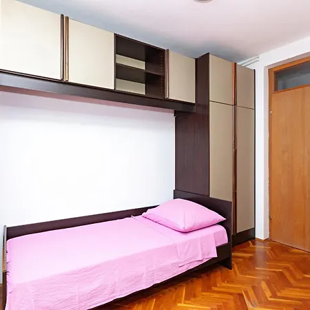 Apartments With Parking Space Jezera, Murter - 798 Apartment Jezera