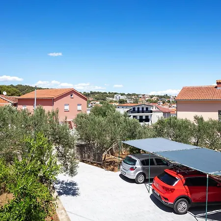 Apartment Apartments With A Parking Space Jezera, Murter - 798 *