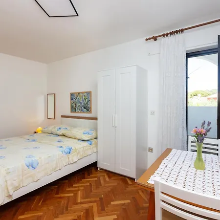 Апартаменты With Parking Space Jezera, Murter - 798 Езера