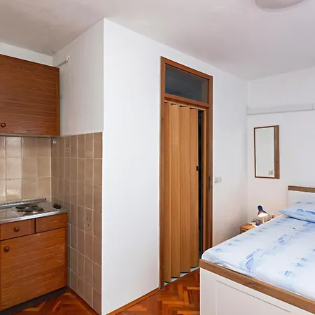 Apartments With A Parking Space Jezera, Murter - 798 Jezera