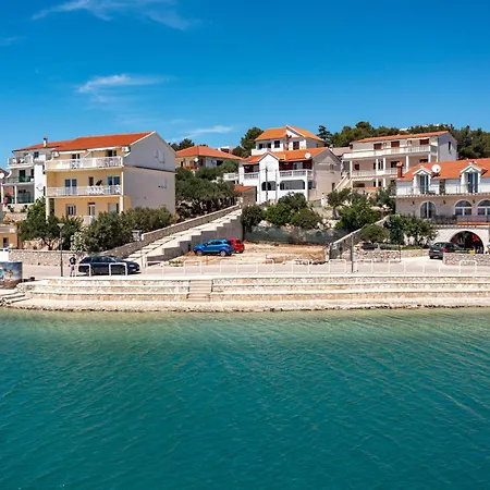 Apartments With Parking Space Jezera, Murter - 798