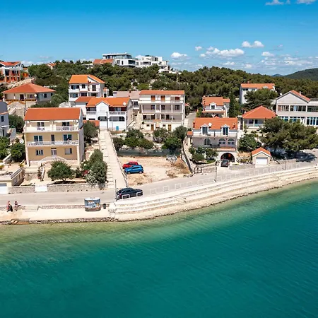 Apartment Apartments With Parking Space Jezera, Murter - 798