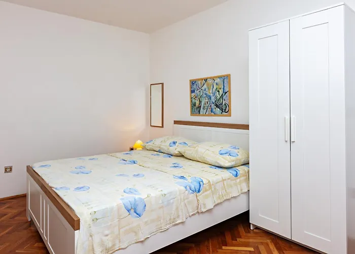 Apartments With Parking Space Jezera - Murter - 798 Apartment *