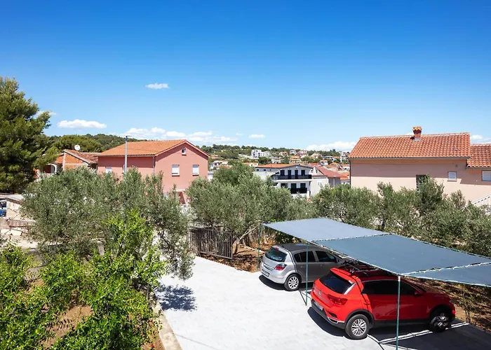 Apartment Apartments With Parking Space Jezera - Murter - 798 *