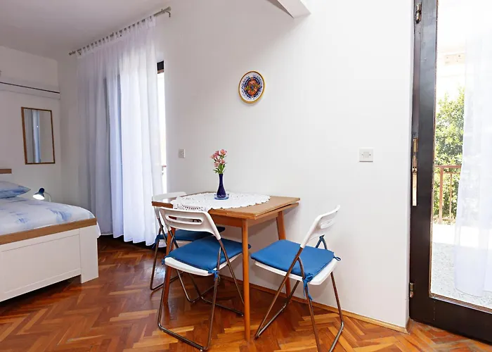 With Parking Space Jezera, Murter - 798 Езера