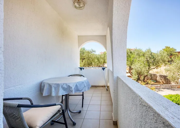 Apartments With Parking Space Jezera - Murter - 798 Apartment *