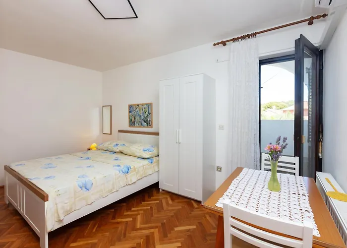 Апартаменты With Parking Space Jezera, Murter - 798 Езера