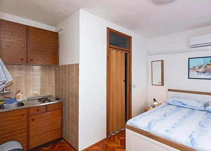 With Parking Space Jezera, Murter - 798 Езера