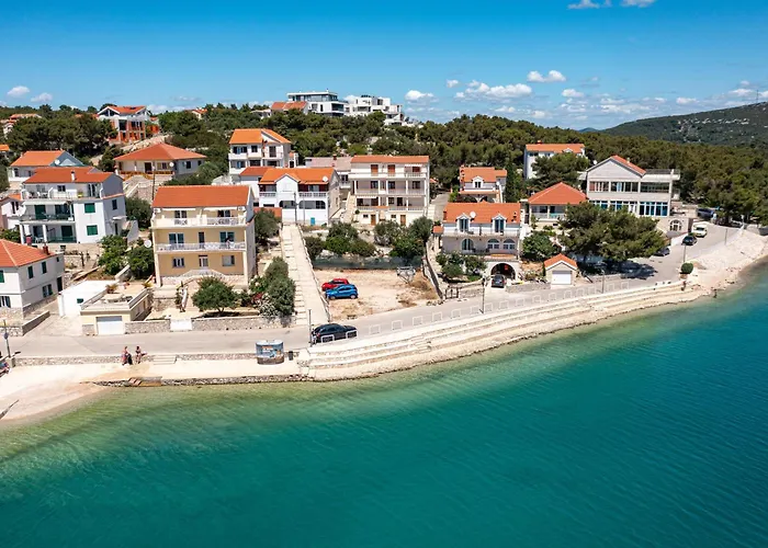 Apartment Apartments With Parking Space Jezera - Murter - 798